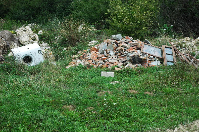 Dépôt sauvage en Plaine de Faulx Ph. P. Lanfant